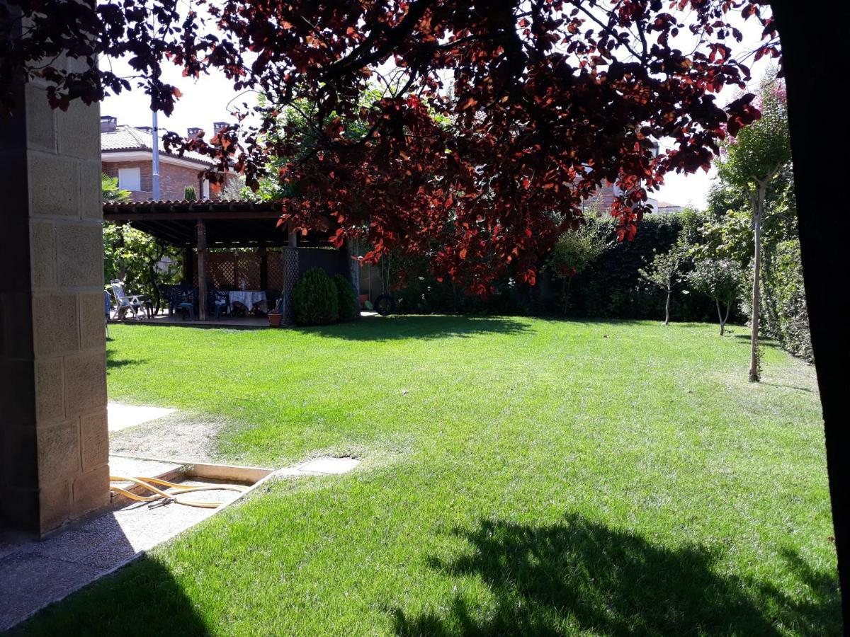 Preciosa Casa Independiente Con Piscina Cubierta Y Gran Jardin Privados ハーロー エクステリア 写真